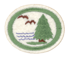 2. Hochwertiges Stickpatch mit Baum, Wasser und Vögeln in grünen, braunen und blauen Tönen, ideal für Outdoor- und Naturliebhaber.