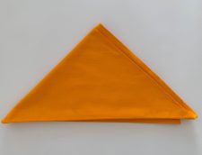 Gelbe Stoffserviette, Stoffserviette aus Baumwolle, elegante Serviette als Dekoration, hochwertiges Tischzubehör, Zentrallager Advent Verlag.