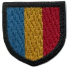 Fahnenaufnäher mit Deutschlandflagge, hochwertiges Textilmaterial, Ideal für Uniformen und Outfits, detailreiche Stickerei, perfekte Veredelung für Fans und Offiziere, langlebiger Aufnäher für authentischen Look.