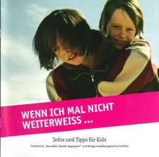 Fröhliche Kinder beim Spielen im Freien, Spaß, Glück, Jugend, Natur, Familie, outdoor, Kinderbuch, Erziehung, positive Kindheitserfahrungen, Abenteuer, Naturerlebnis, kindgerechte Geschichten, kindliche Freude, Familienzeit, kindliche Entwicklung, Süddeutschland, spielende Kinder, Kinderbuchillustration, outdoor-Aktivitäten.