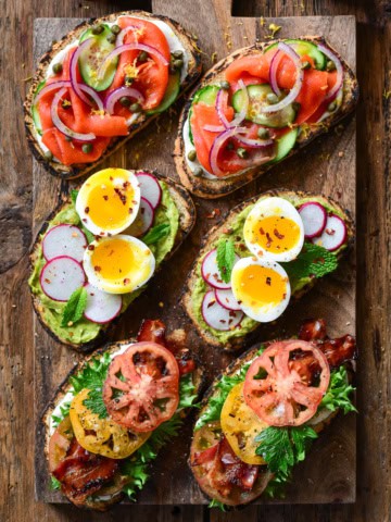 Six pieces of toast, all with three different toppings.
