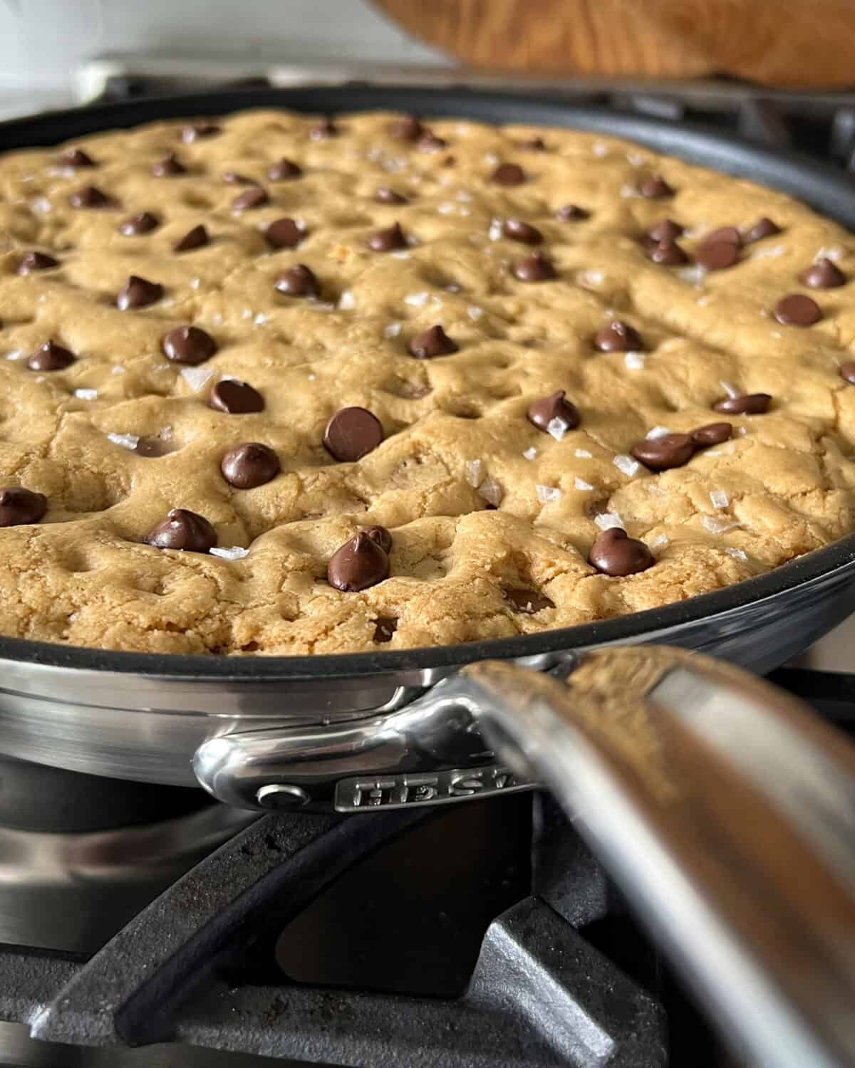 A close up image of a skillet cookie.