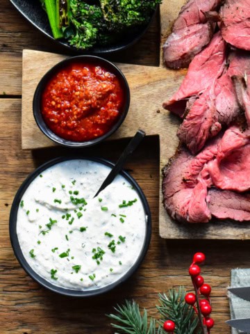 A horseradish cream sauce for roast beef with chives.