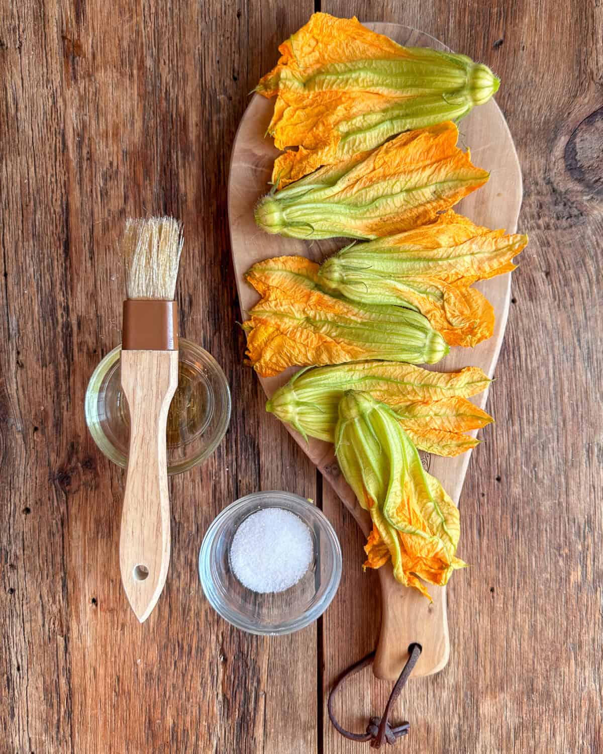 Edible Sugared Zucchini Blossoms ingredients.