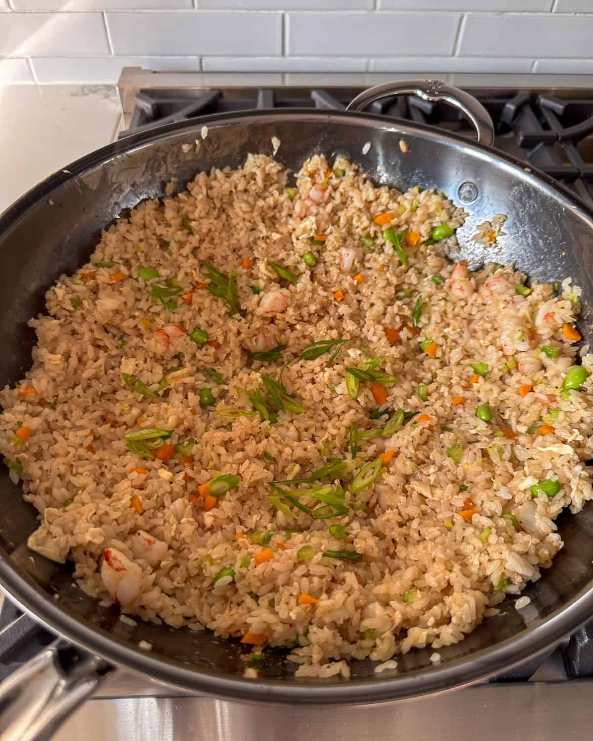 How to make chahan. A wok with Japanese Shrimp & Egg Fried Rice.