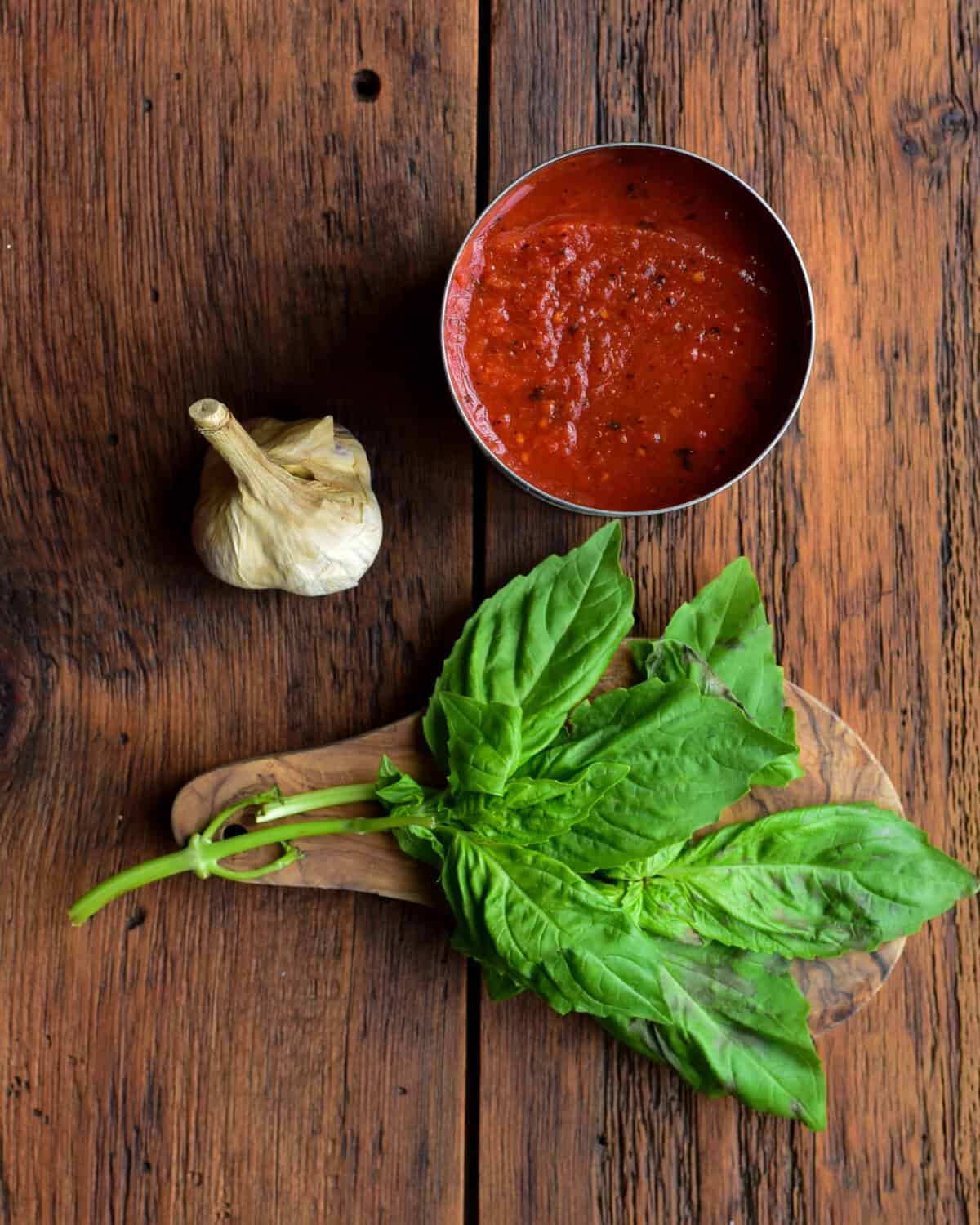 Tomato sauce ingredients for pasta.