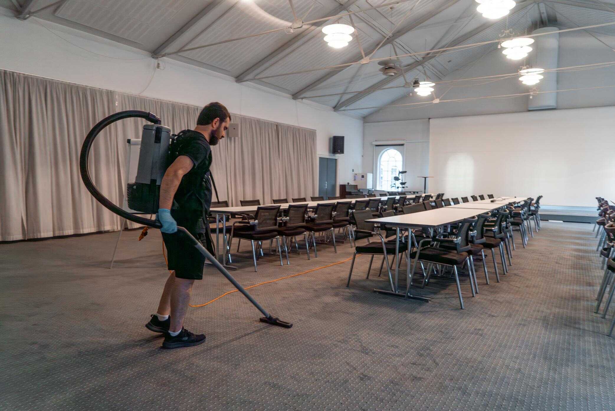 Med erhvervsrengøring i Køge, så er du sikret flotte lokale. Kontakt os i dag.