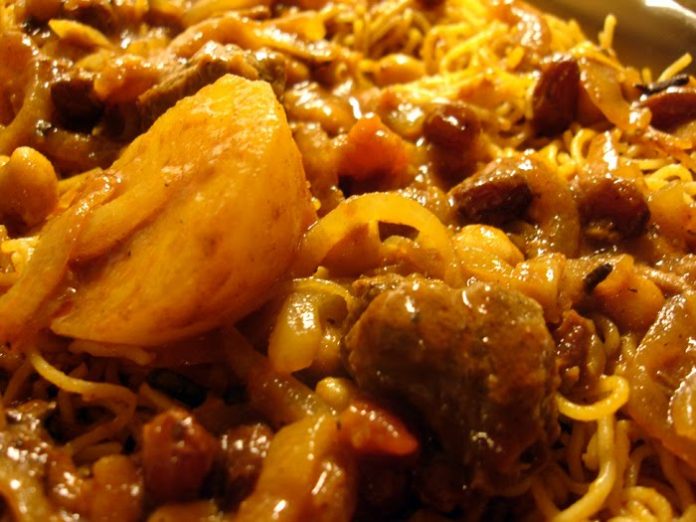 Savory Makaruna Imbaukha with tender meat and spices from East Libya.