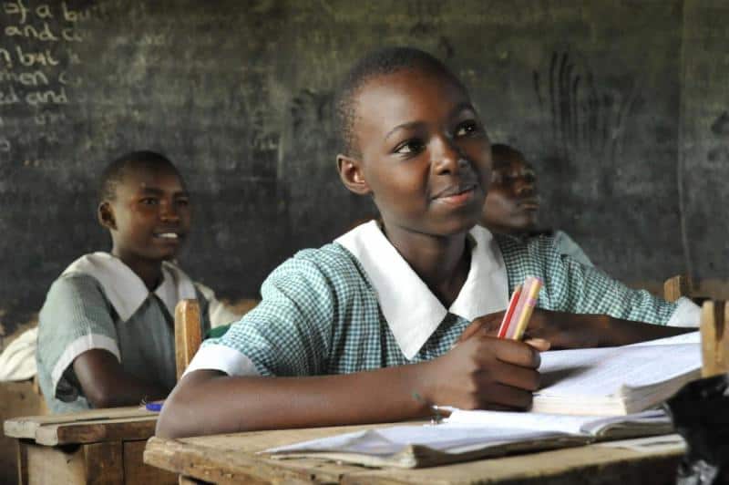 School children in Kenya learning about bilharzia during a storytelling event.