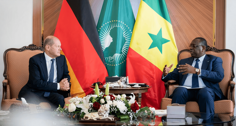 Diplomatic meeting between Germany, Senegal, and Mauritania discussing natural gas supply.