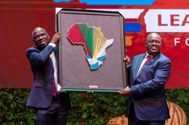Botswana’s President H.E Dr Mokgweetsi E.K. Masisi, Recognised For His Thought Leadership In Africa’s Tourism Industry