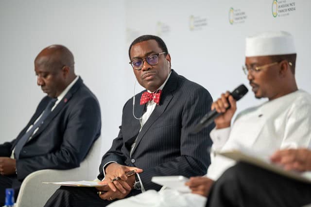 Support for African development with €400M guarantees in Côte d’Ivoire.