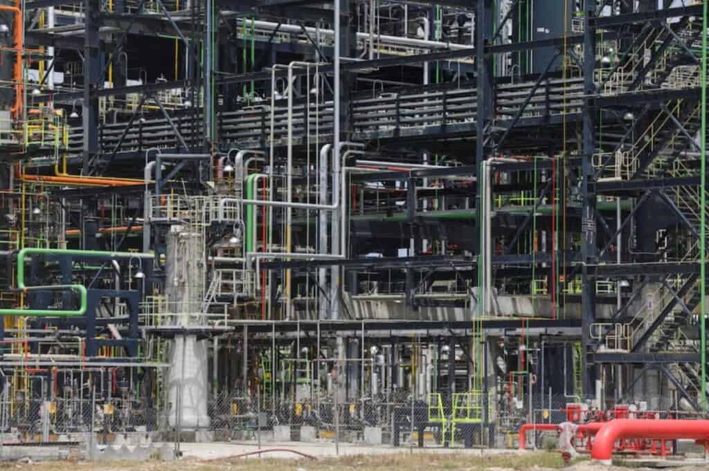 Ghana to Cut Cost by Importing Fuel from Nigeria’s Dangote Refinery