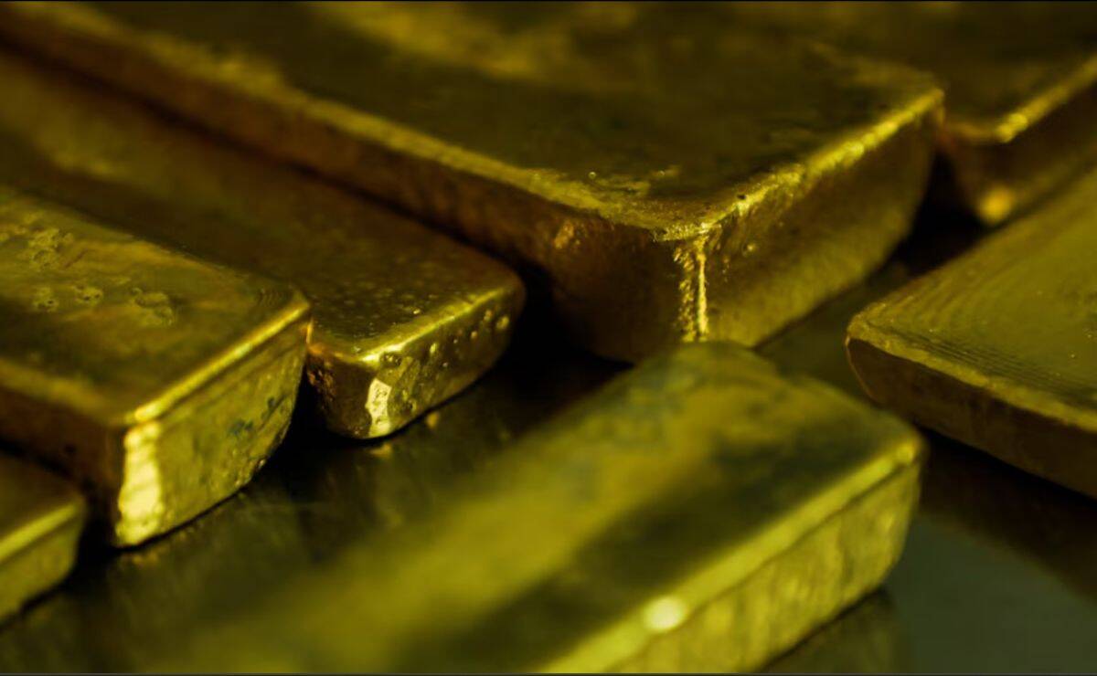 Gold bars, investment, wealth, Africa, luxury, precious metals.