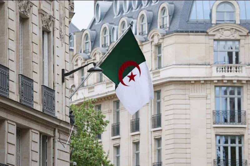 France Clamps Down on Algerian Diplomatic Visas Amid Deportation Standoff