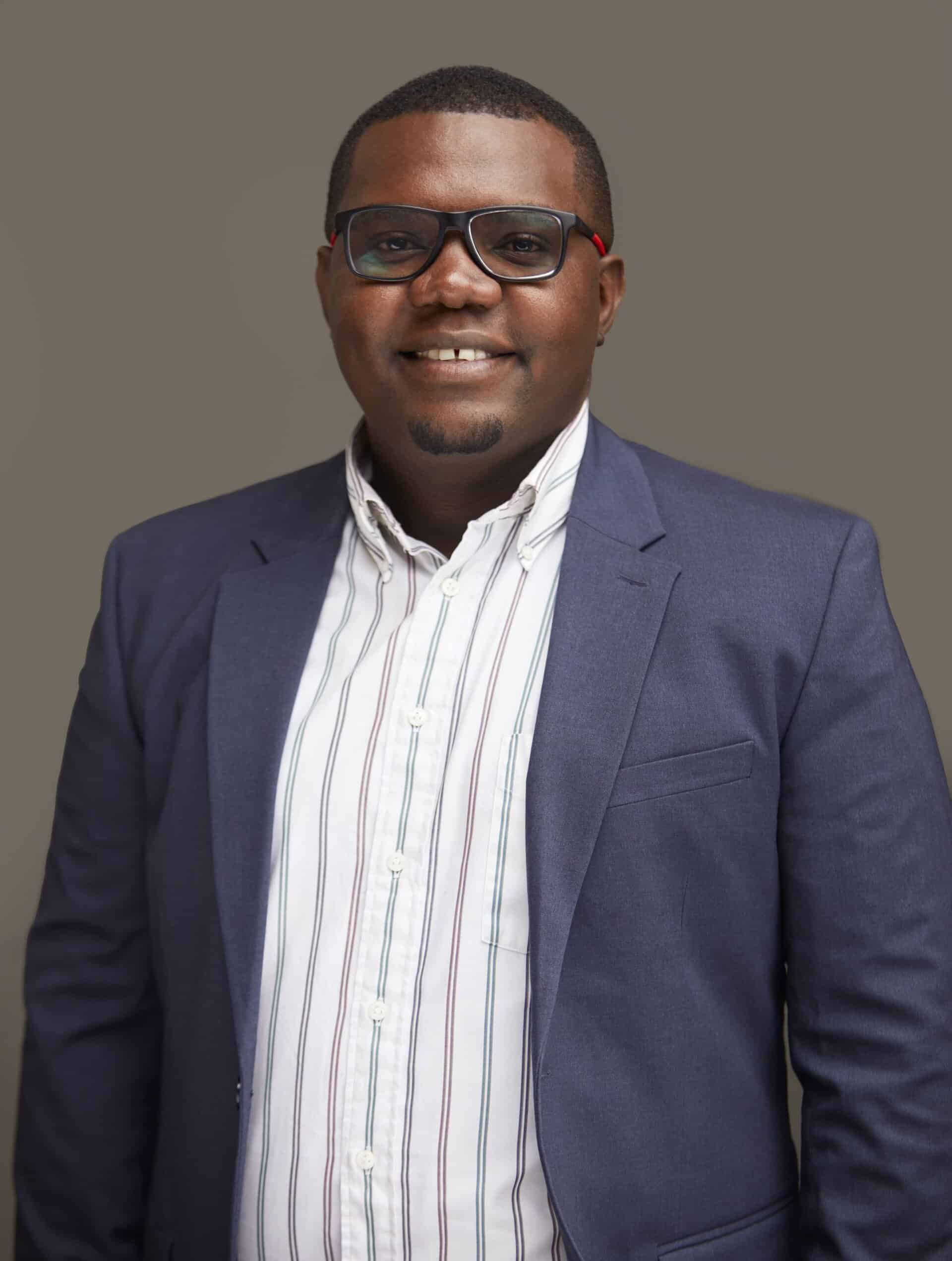 AI and journalism intersect in Africa, transforming news reporting and media practices.