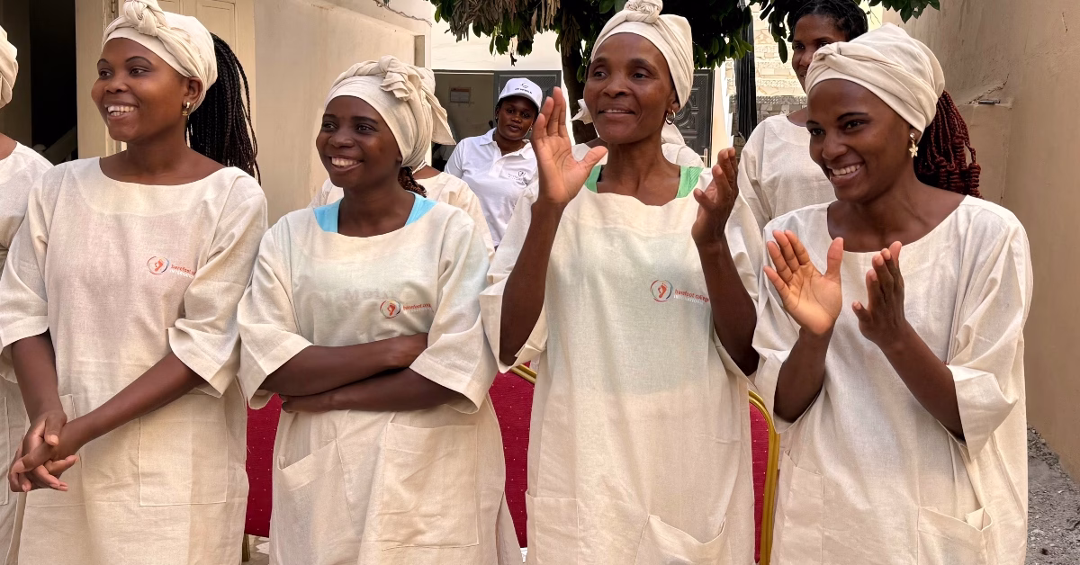 Solar Mamas from Angola celebrate during their BCI graduation ceremony (1)