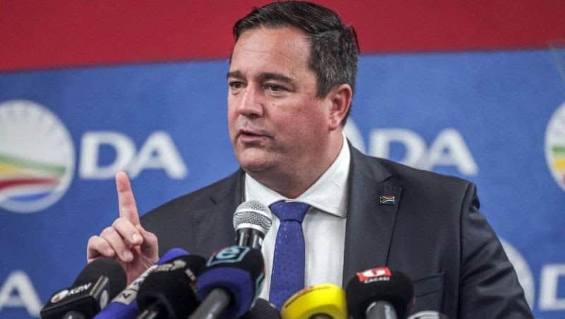 Outgoing DA leader warns against quitting coalition government