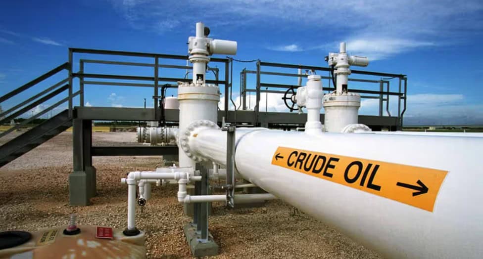 Oil pipeline infrastructure in Nigeria supporting energy sector recovery and new oil discoveries.