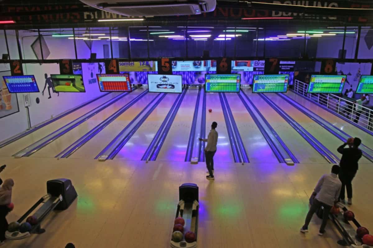 Somalia’s first bowling alley marks a turning point