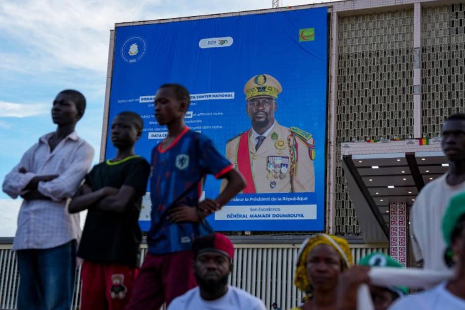 Guinea moves to dissolve all major opposition