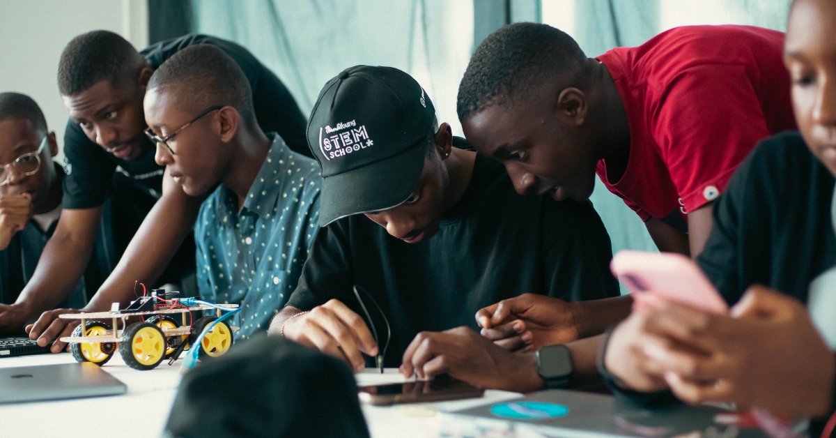 ThinkYoungSTEMSchool Angola 2