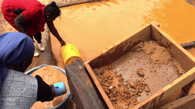Miners in Kenya using eco-friendly methods instead of mercury in gold extraction.