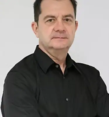 Fahrlehrer erklärt: Lernen Sie sicher Auto- und Motorradfahren in der Fahrschule.