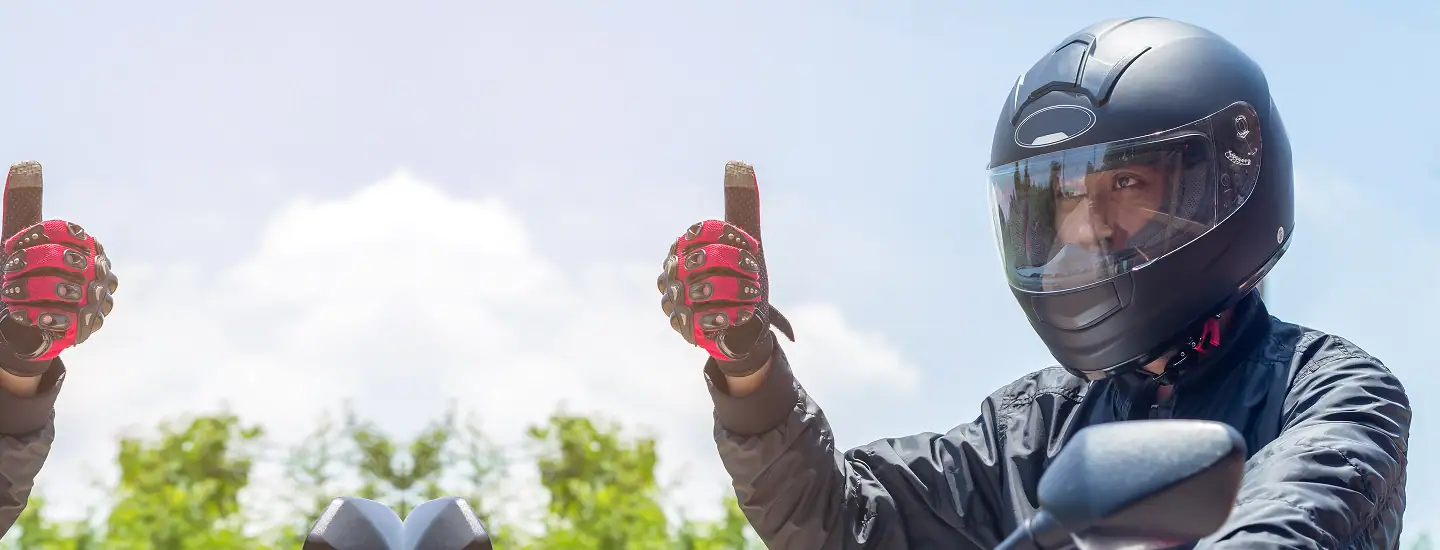 Motorradhelm, Fahrschule, Fahrertraining, Sicherheit, Motoradfahren lernen.