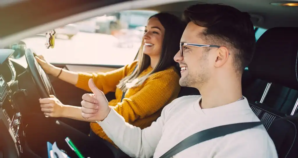 Autofahren lernen in der Fahrschule.