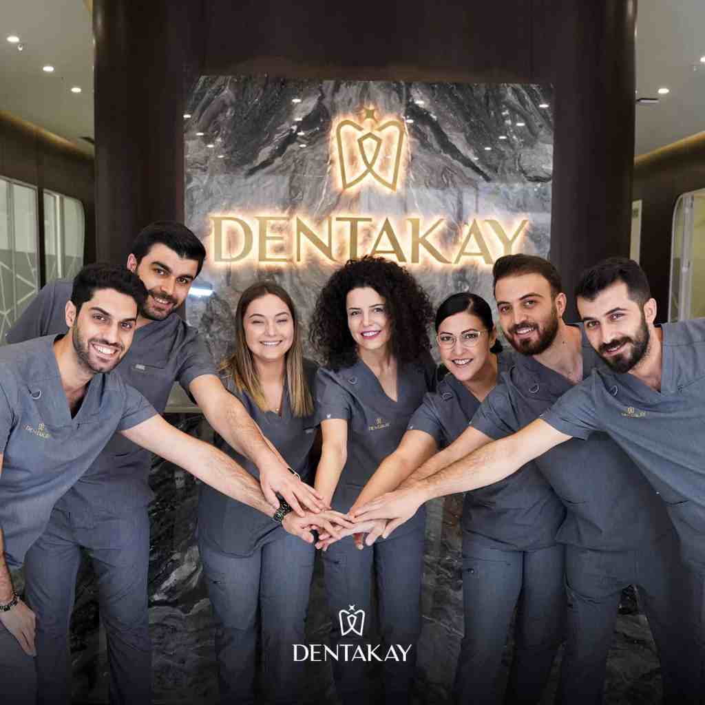 Team di dentisti specializzati della clinica Dentakay a Istanbul