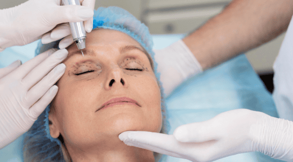 Rajeunissement facial non invasif par médecine esthétique à BestClinic Turkey.