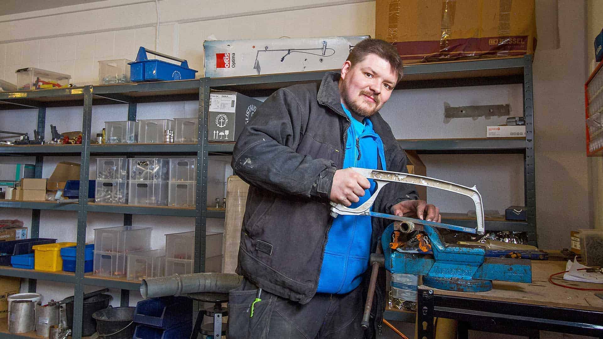 vvs installatør og kloakmester saver rør