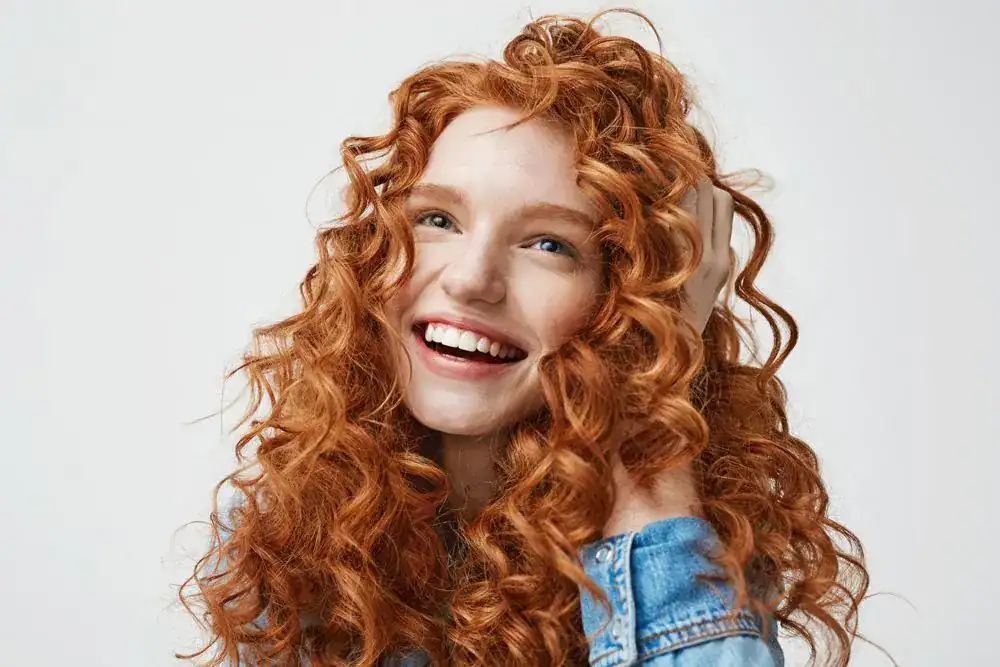 Clou de girofle et cheveux