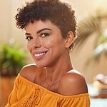 Coupe courte pour cheveux épais et frisés