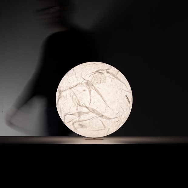 MOON_T_01B@2x