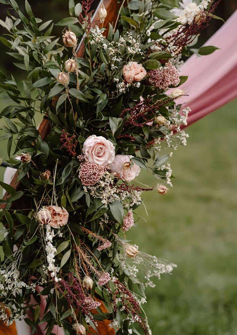 wedding floral decorations dried flowers