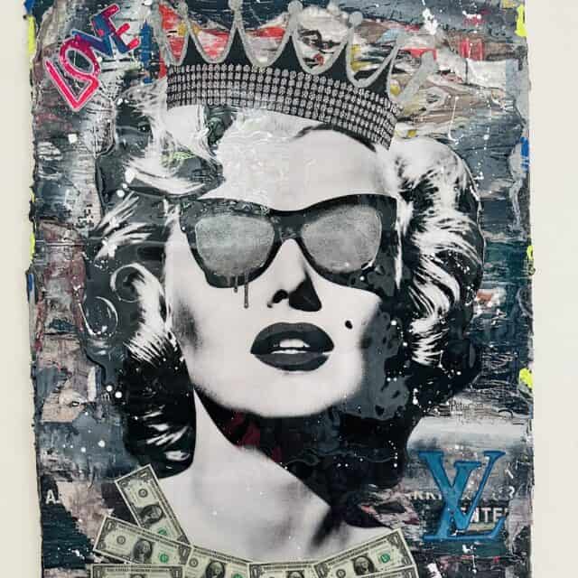 Udsøgt kunstværk inspireret af popkunst og couture, med moderne elementer og kulturelle referencer.