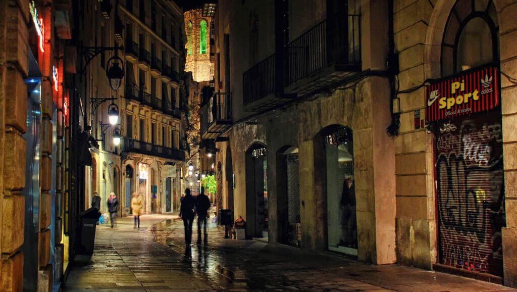 barcelone de nuit danger 6 quartiers à éviter à Barcelone : Guide complet