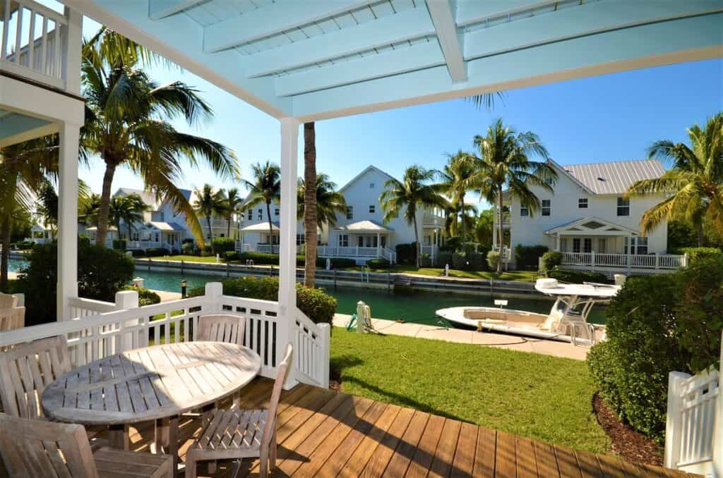 coral lagoon resort services