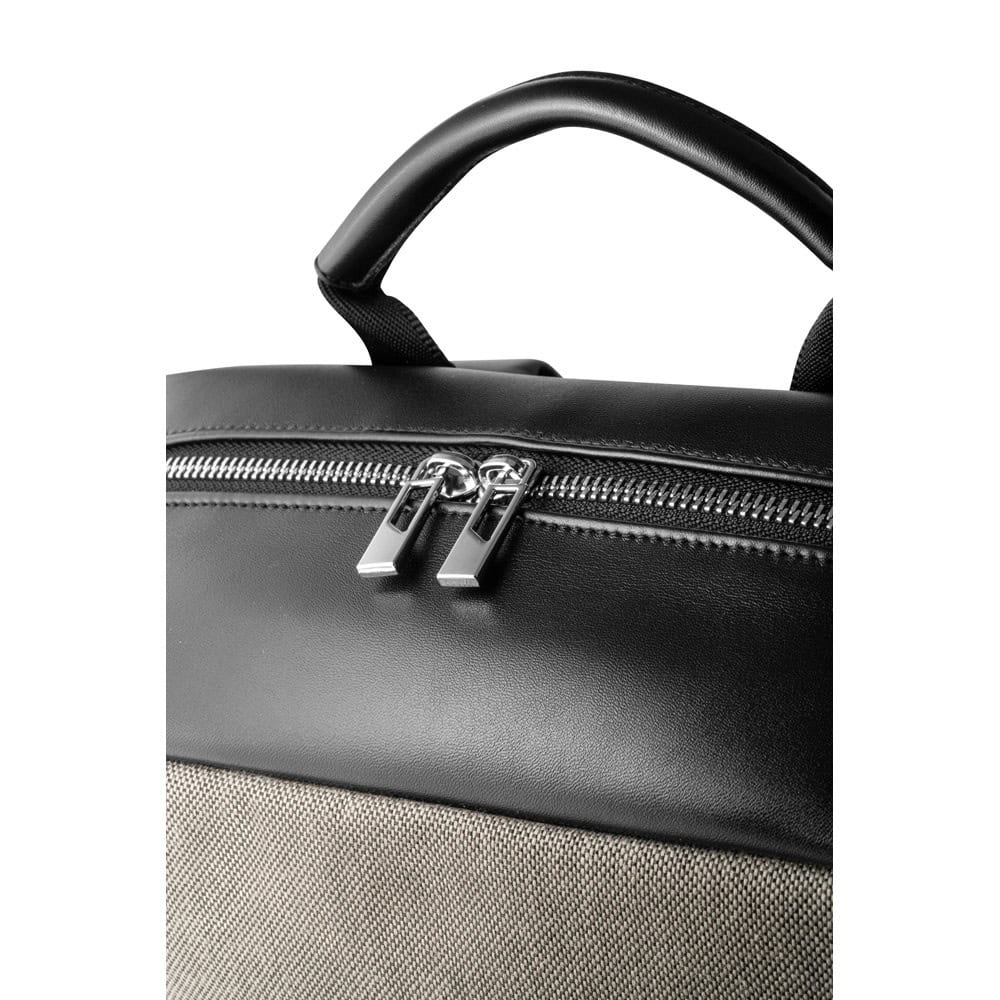 DIVERGENT BACKPACK II. Ryggsäck för laptop upp till 15.6'' i tyg och PU - Bild 7