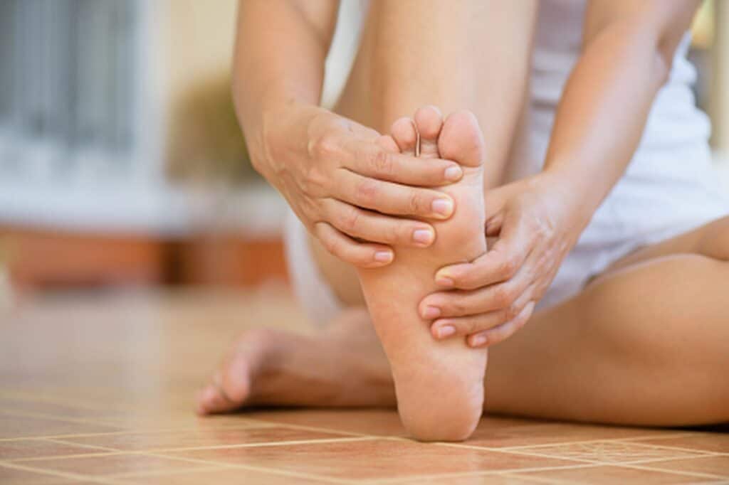 Fourmillements dans les pieds et les mains