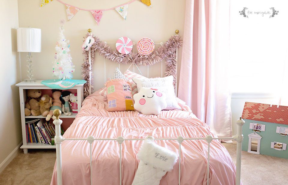 christmas-chic-girls-room-_-five-marigolds_1-2