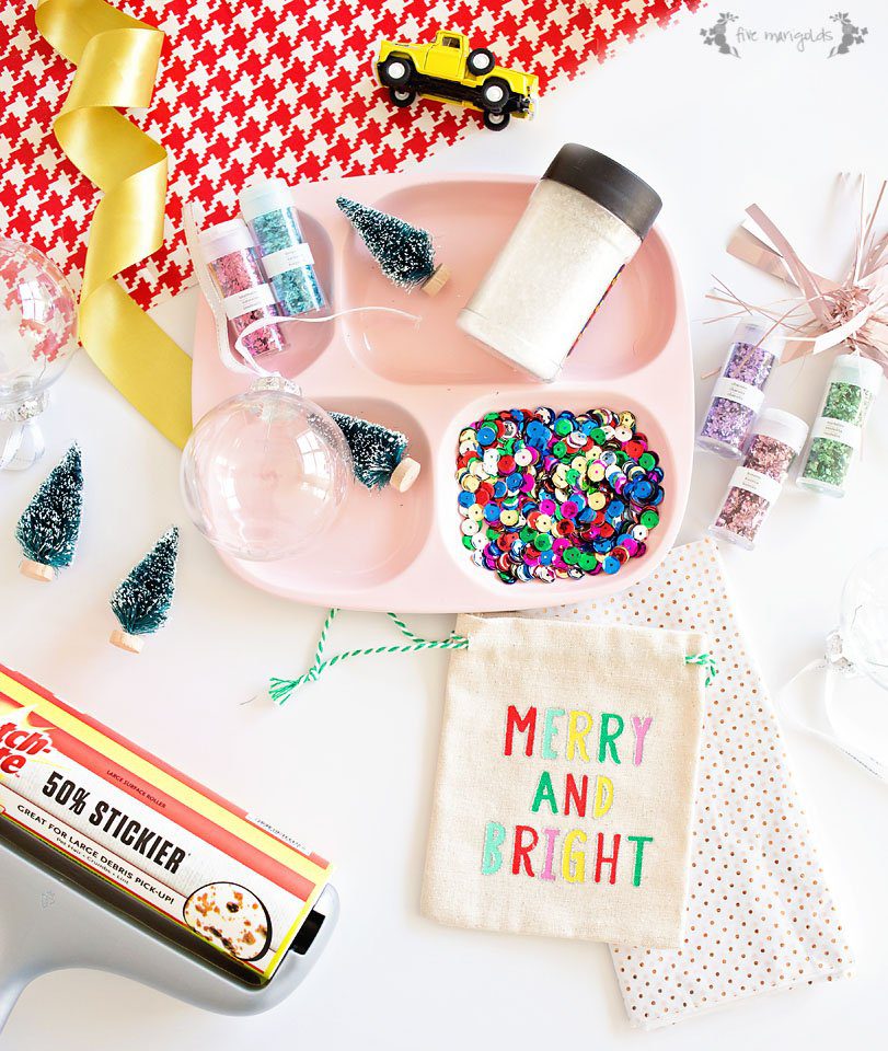 DIY Christmas Ornaments for Kids #RollAwayLint #ad