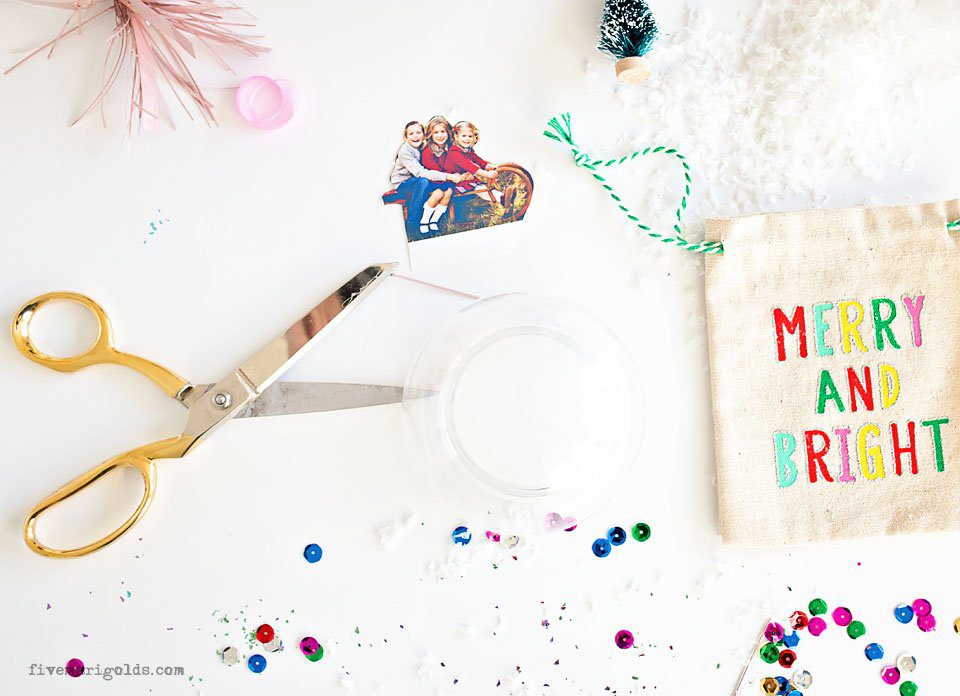 DIY Christmas Ornaments for Kids #RollAwayLint #ad