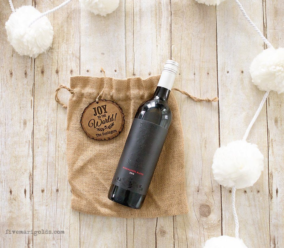 Free Wine Labels for Moms + 10 DIY ideas for gift wrapping wine