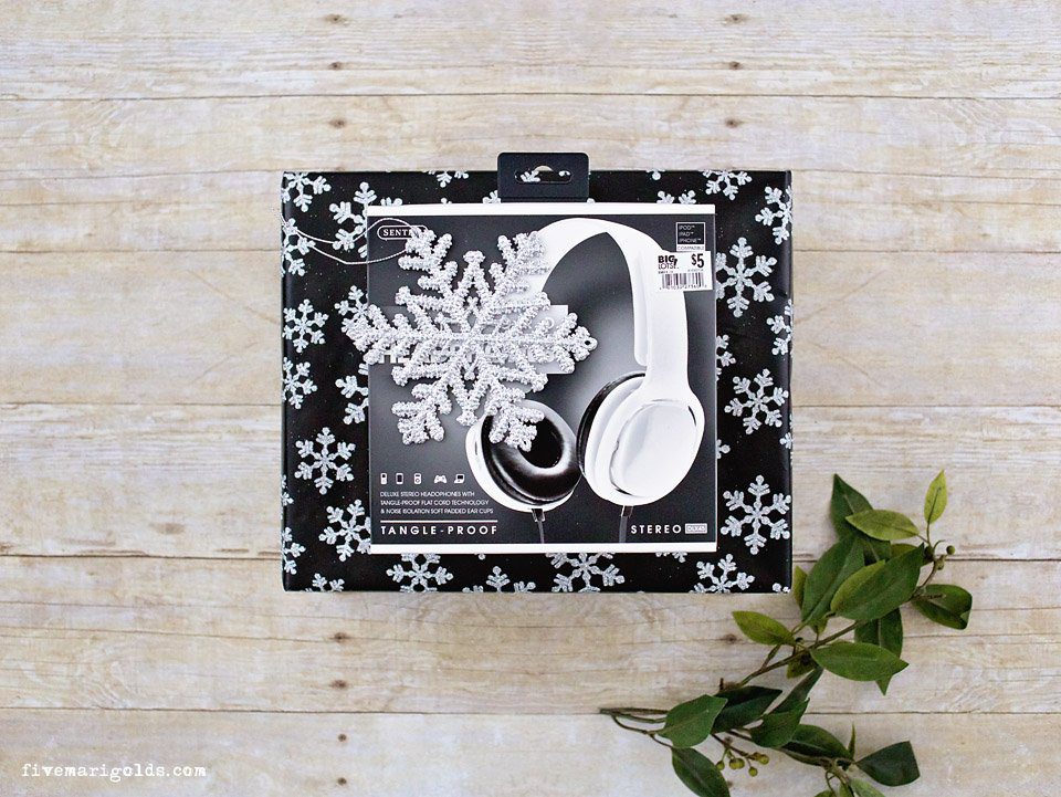 The art of the gift closet for last-minute holiday gifting, plus awesome ideas for DIY gift wrap and toppers. #BigLotsHoliday #ad