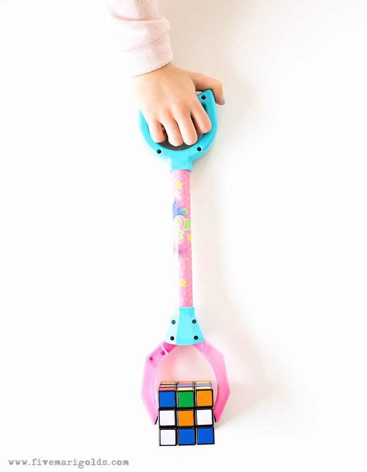 Mom Hacks for Traveling with Kids + FREE Printable Travel Journal Template for Kids | Five Marigolds #FRAMFreshBreeze #ad