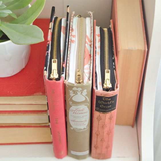 15 Genius Way to Upcycle Vintage Books