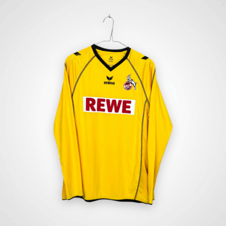 Koszulka piłkarska FC Koln, 2012/13, stan bardzo dobry - nieznacznie uszkodzony nadruk sponsora oraz jedno mikro zaciągnięcie na rękawku.